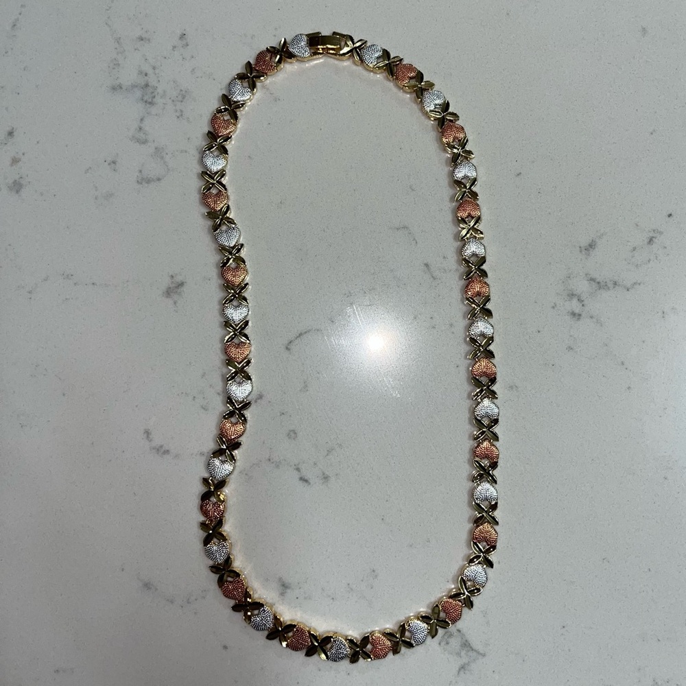 Elegant Tri-Tone Women's Necklace